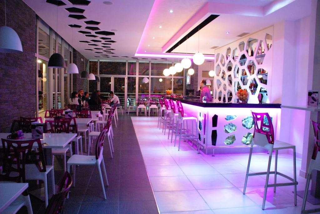 Hotel Magnolia Tivat Kültér fotó