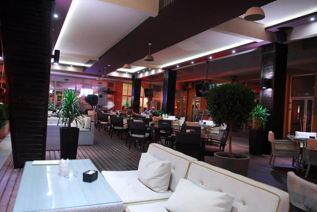 Hotel Magnolia Tivat Kültér fotó