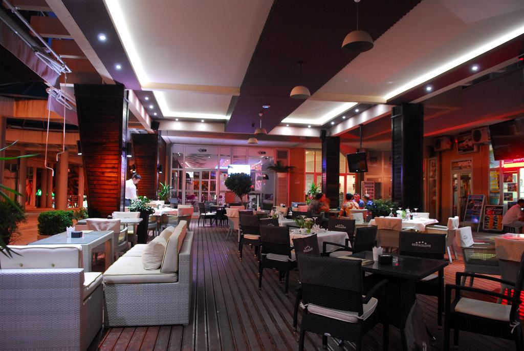 Hotel Magnolia Tivat Kültér fotó