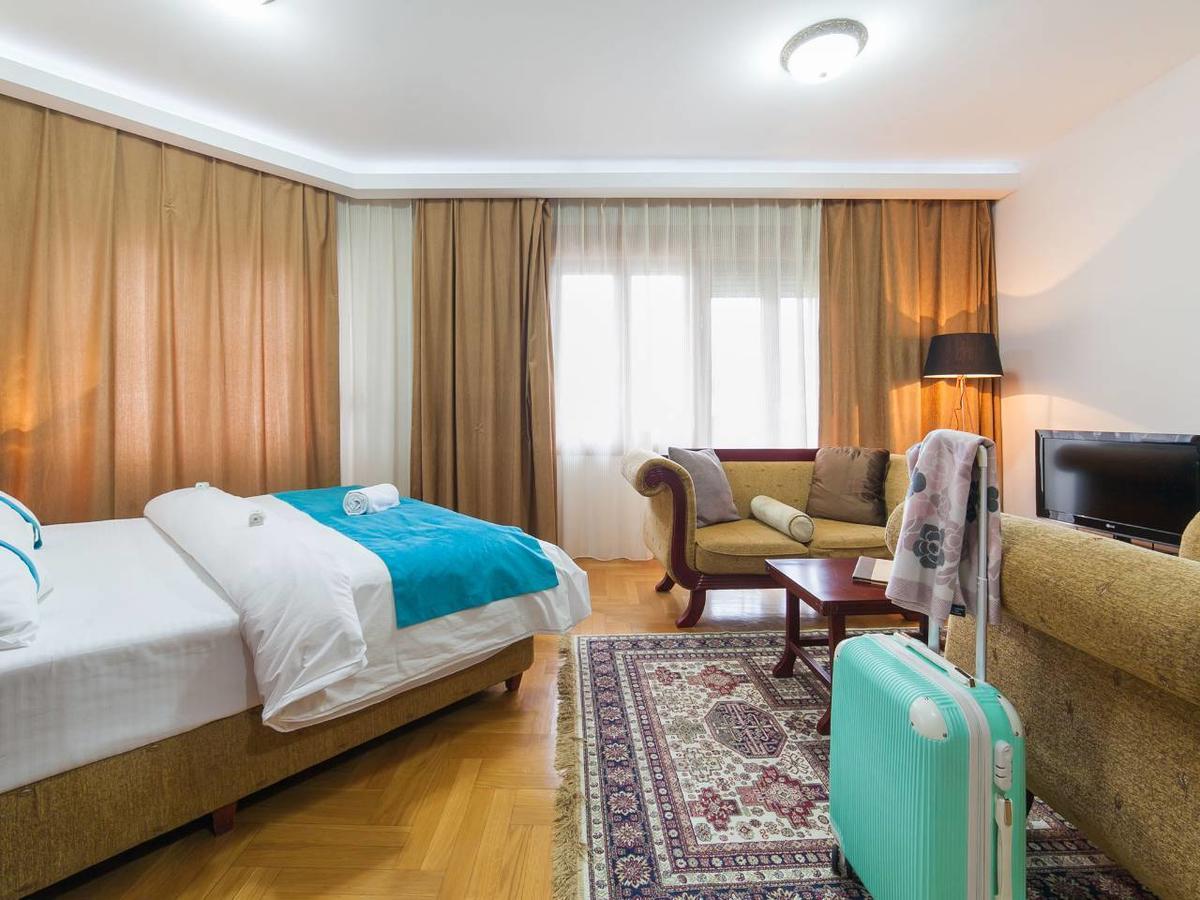 Hotel Magnolia Tivat Kültér fotó
