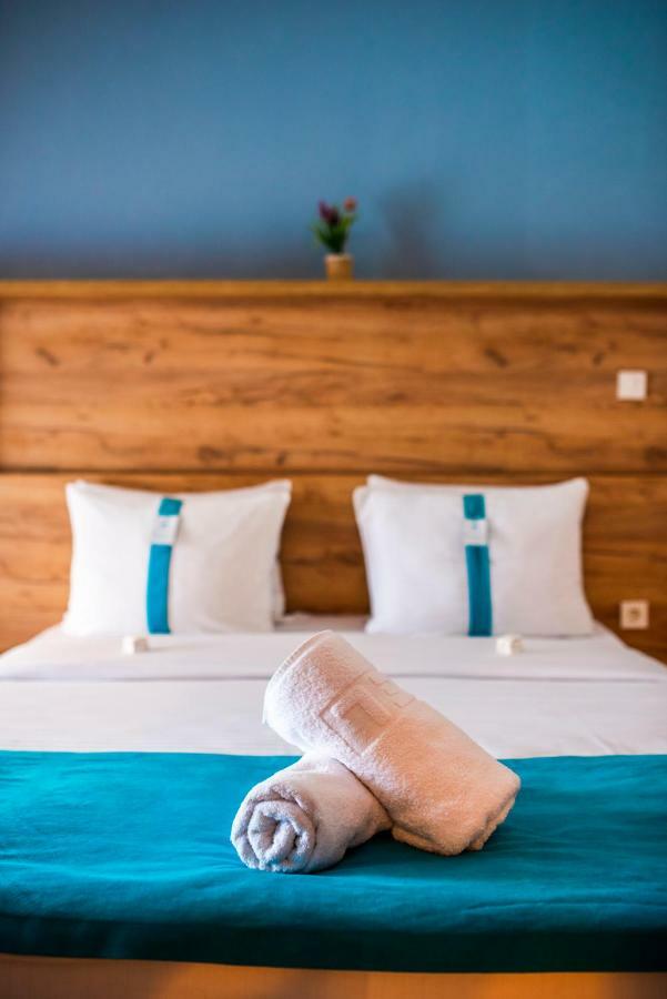 Hotel Magnolia Tivat Kültér fotó