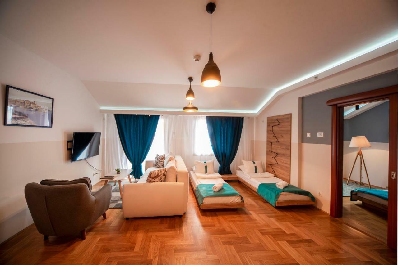 Hotel Magnolia Tivat Kültér fotó