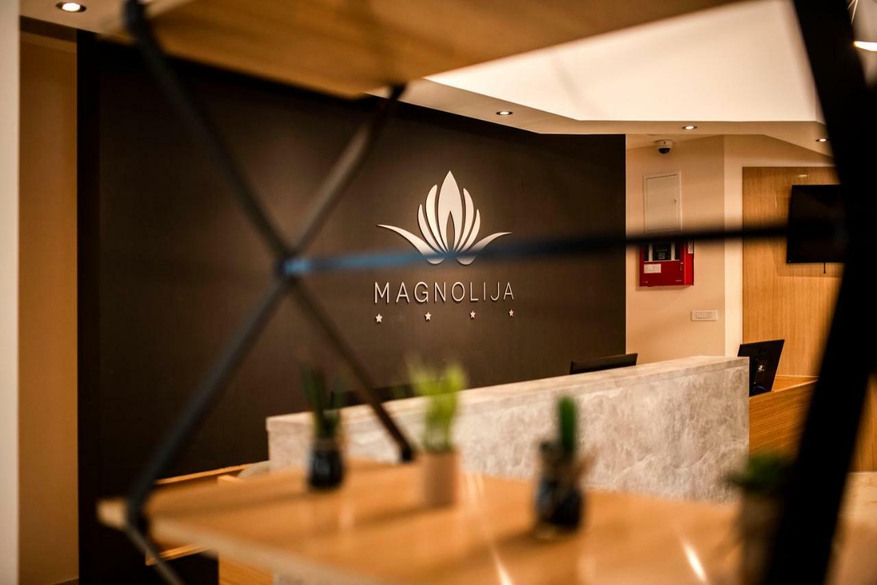 Hotel Magnolia Tivat Kültér fotó