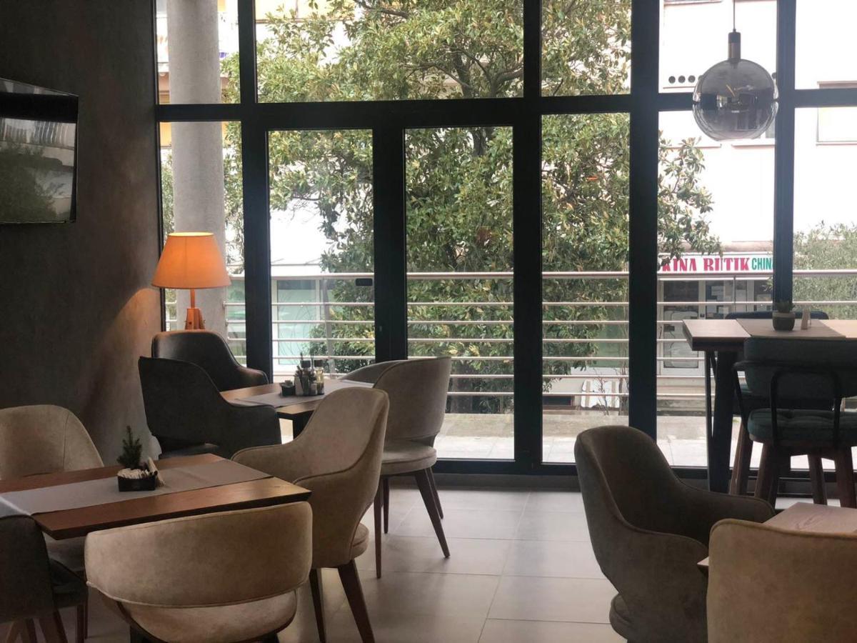 Hotel Magnolia Tivat Kültér fotó